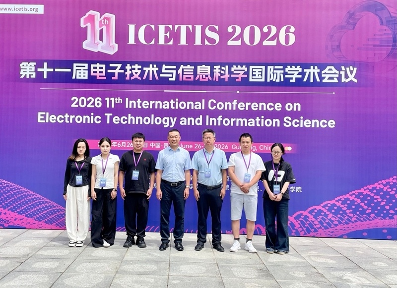 Iz9TXgGTa888Ut4X.jpg