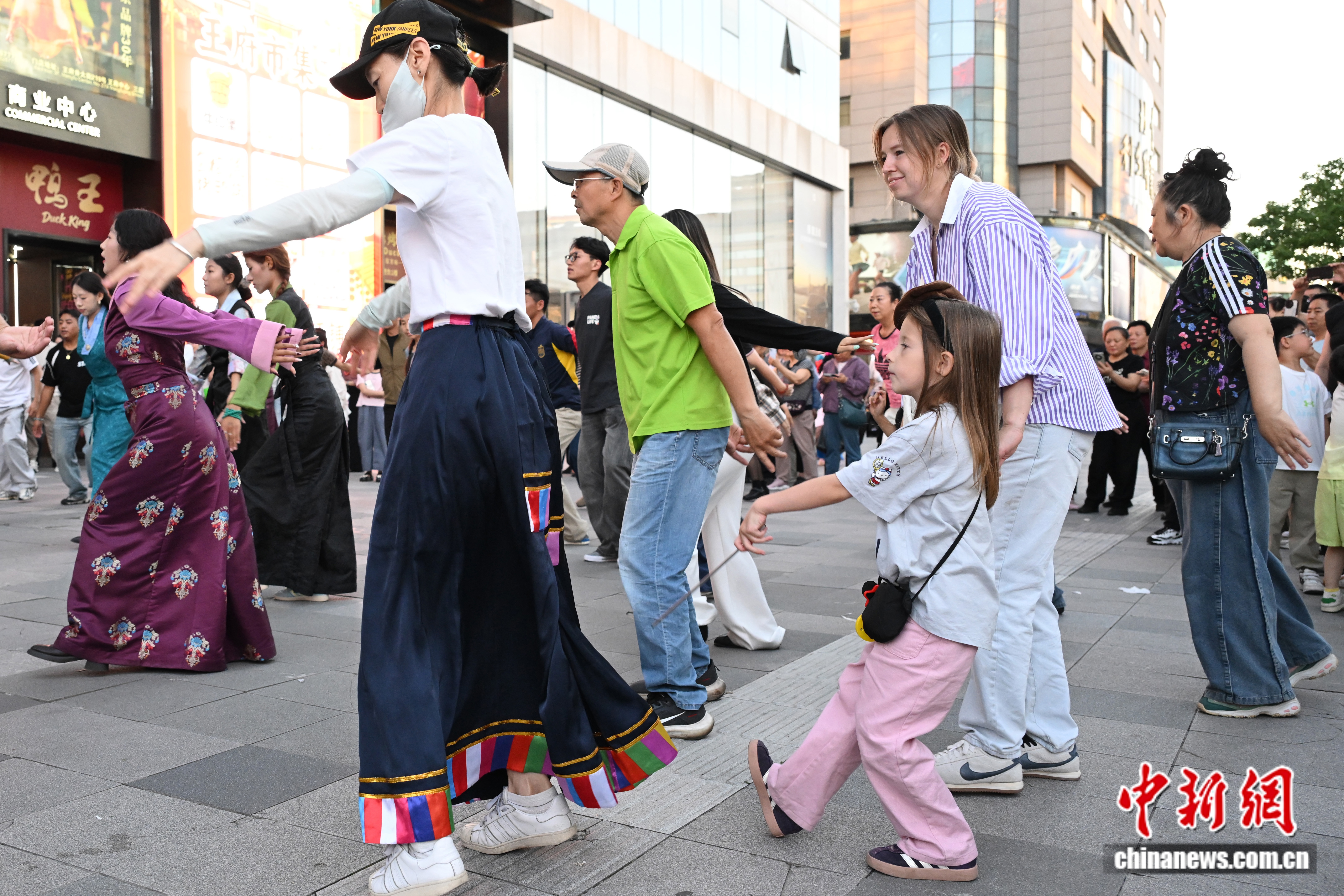 AEqfKiJ6Ef1eVQEe.jpg