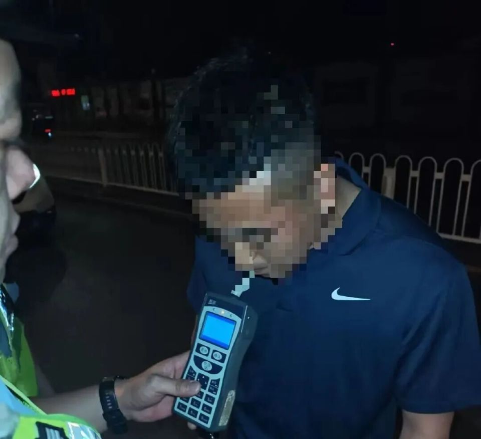 RNrQXt3r3mDkRaxz.jpg