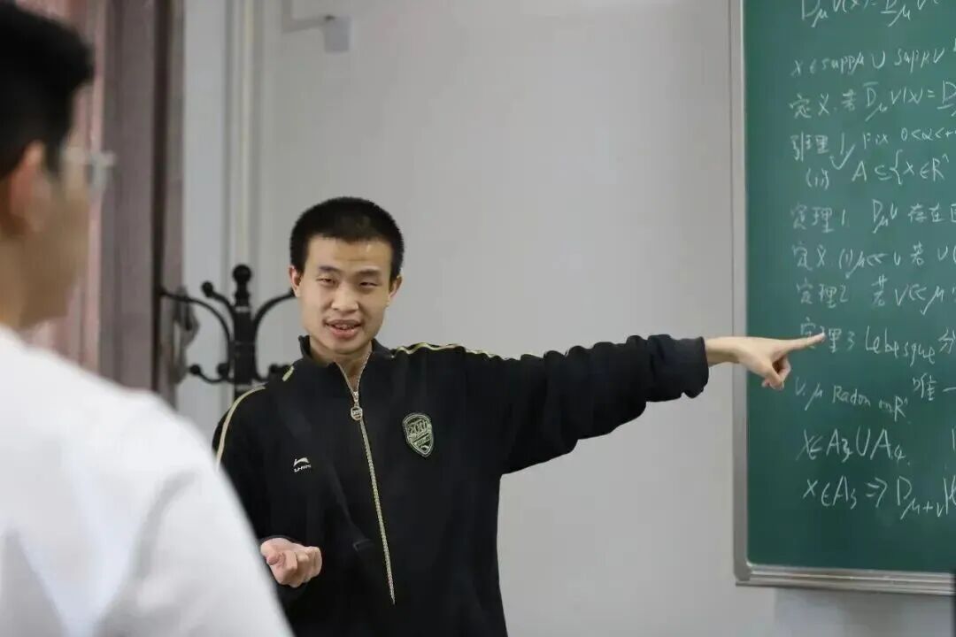 uql26LbLzlpb62P1.jpg