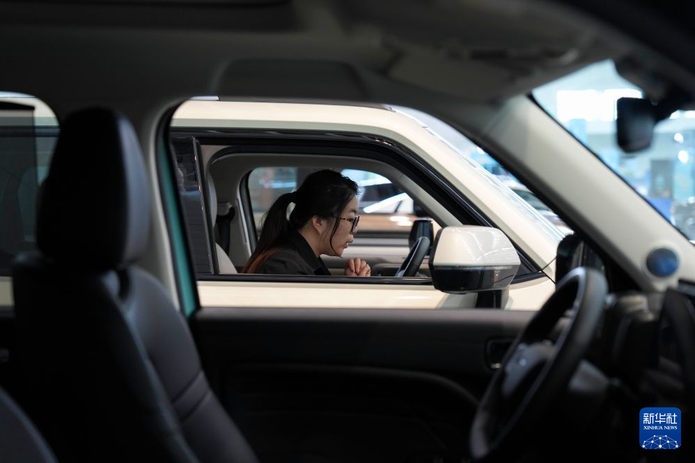 v47d1dDf4c4VRj44.jpg